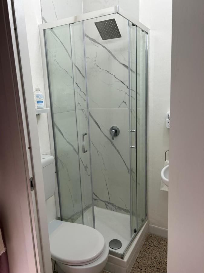 Roma Suite Idromassaggio Εξωτερικό φωτογραφία